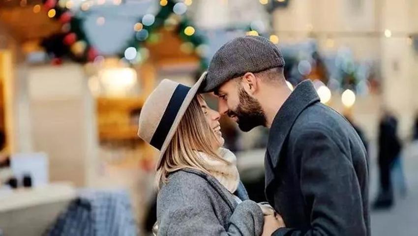 En etkileyici sevgiliye yeni yıl mesajları: Bu mesajlara hayır diyen yok! 2024 sevgiliye özel etkileyici, anlamlı yılbaşı kutlama mesajları