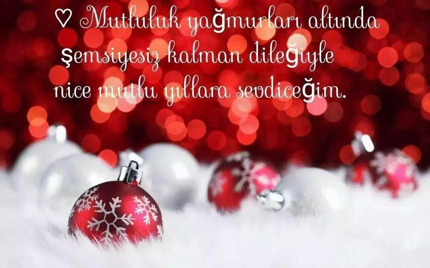 En etkileyici sevgiliye yeni yıl mesajları: Bu mesajlara hayır diyen yok! 2024 sevgiliye özel etkileyici, anlamlı yılbaşı kutlama mesajları