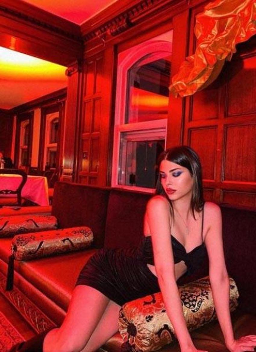 Derin Talu ve sevgilisi panikledi! Biri yüzünü gizledi, diğeri gazetecileri videoya çekti