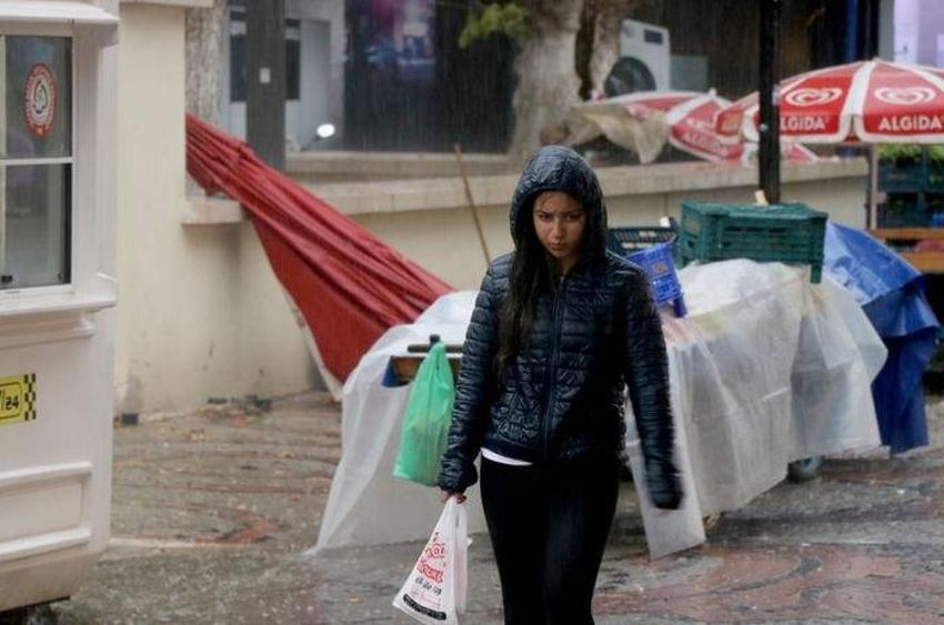 Lapa lapa kar yok, Noel Baba da  gelmiyor! 31 Aralık Yılbaşında hava nasıl olacak? Meteoroloji'den iki bölge için flaş uyarı var!