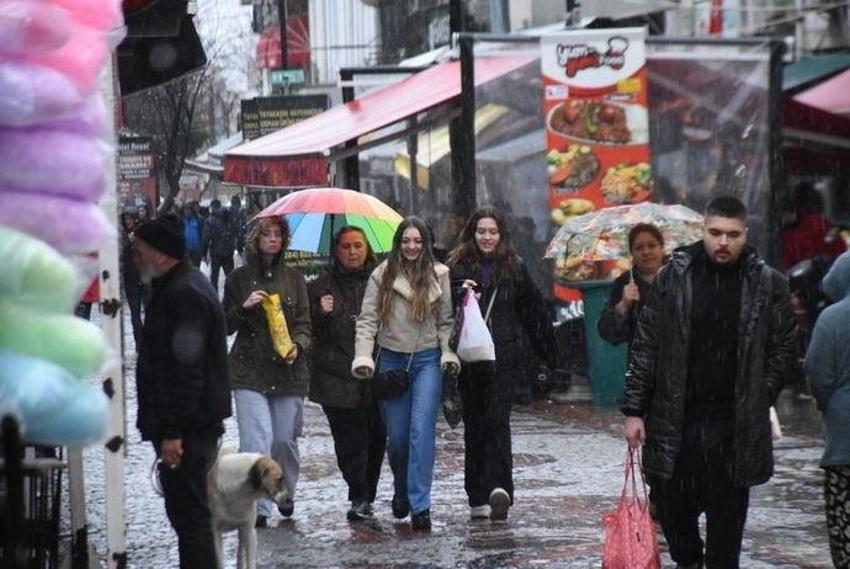 Lapa lapa kar yok, Noel Baba da  gelmiyor! 31 Aralık Yılbaşında hava nasıl olacak? Meteoroloji'den iki bölge için flaş uyarı var!