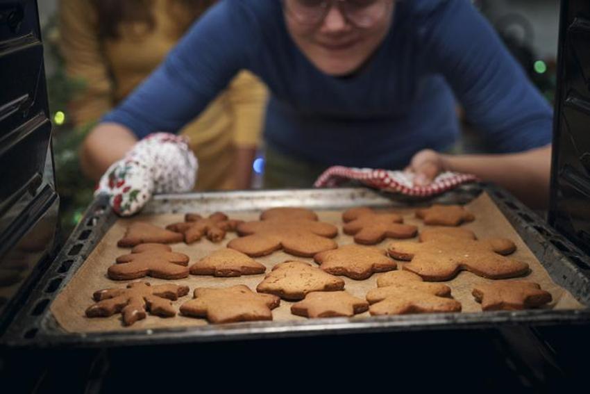 Tarçınlı yılbaşı kurabiyesi | Gingerbread kurabiye tarifi, yapımı ve malzemeleri: Zencefilli kurabiye adam ve yılbaşı ağacı nasıl yapılır? Yılbaşı kurabiyesi