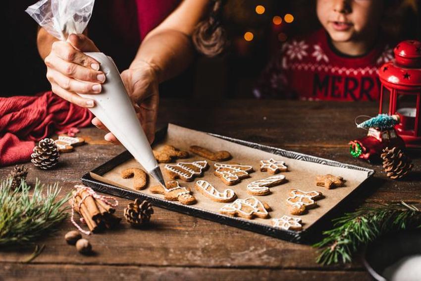 Tarçınlı yılbaşı kurabiyesi | Gingerbread kurabiye tarifi, yapımı ve malzemeleri: Zencefilli kurabiye adam ve yılbaşı ağacı nasıl yapılır? Yılbaşı kurabiyesi