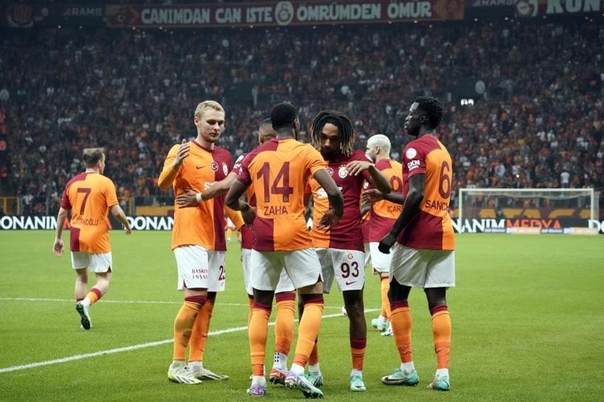 Yıldız isim 'sakatım' deyip ülkesine gitti, yılbaşı partisinde olay oldu