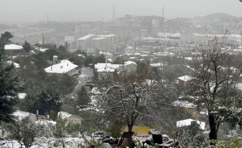 Meteoroloji, AKOM, İBB hepsi ayakta: Kış başlıyor! İstanbul kar yağışı göstere göstere geliyor! 