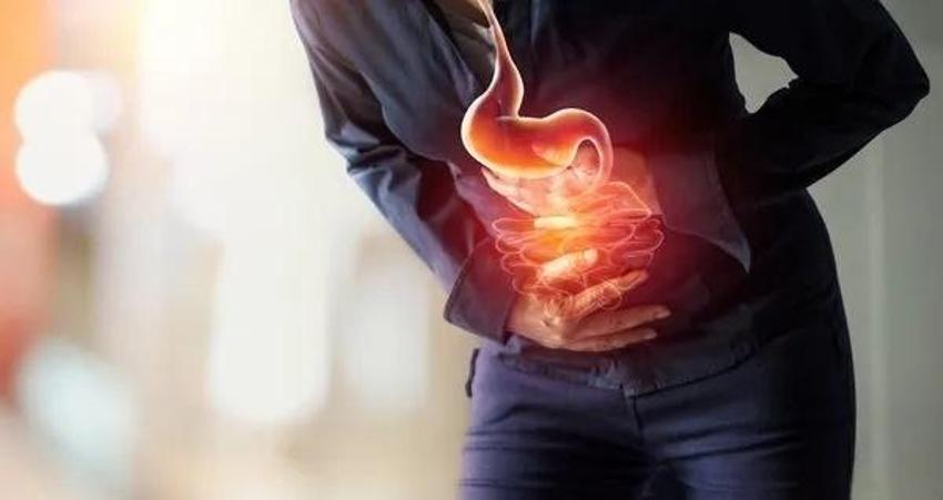 Reflü atağını 10 dakikada bitiren tüyo* Yatakta yakalandıysanız bunu yapın!