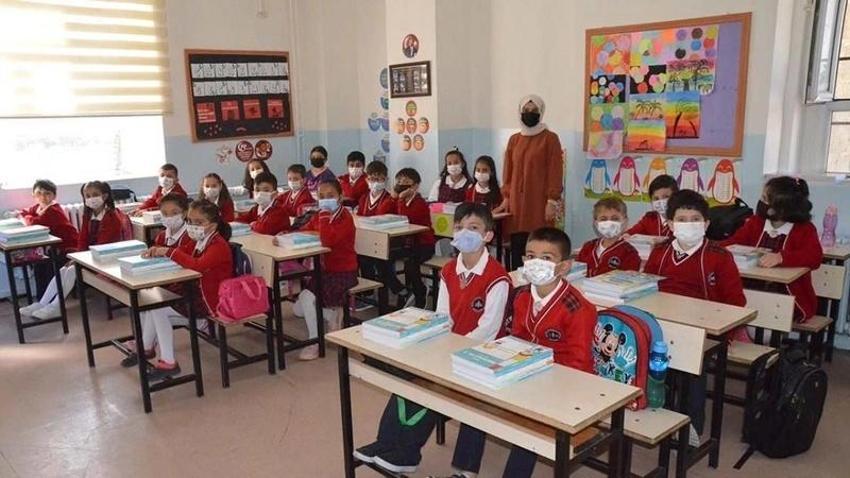 15 tatile kar sürprizi: Sömestr tatili 10 Ocak'ta başlayabilir! Okullar 1 ay tatil olacak mı?
