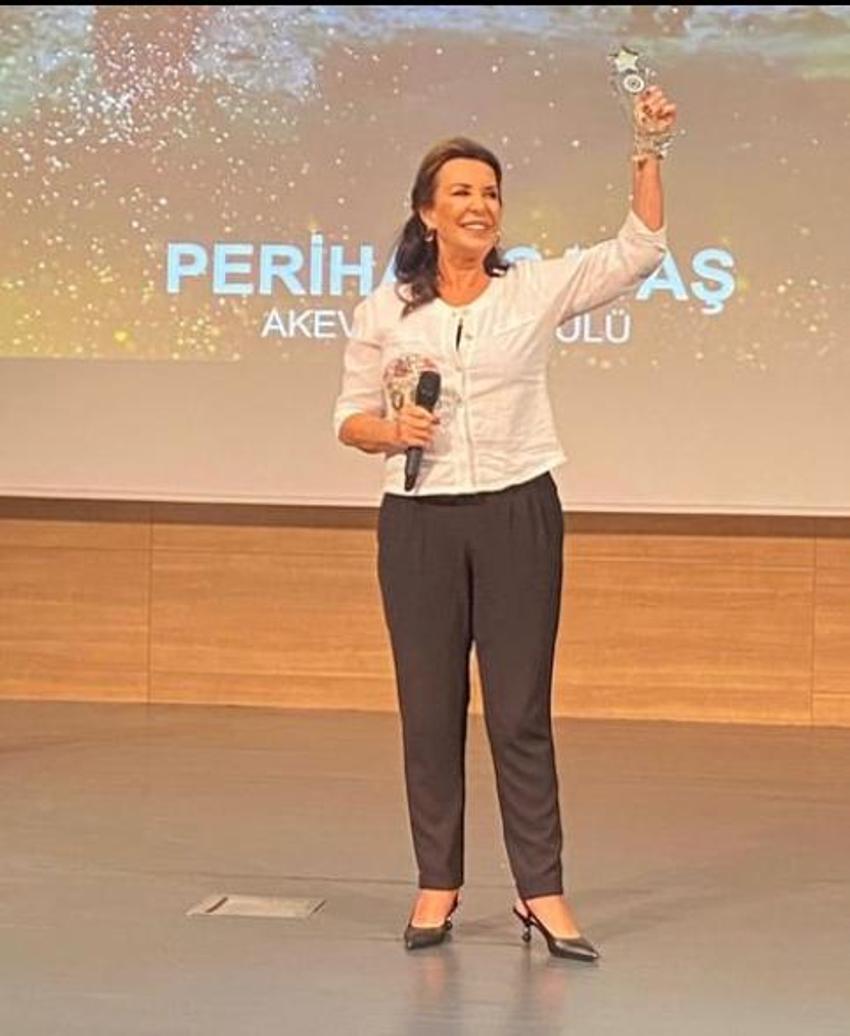 Yıllar sonra bir araya gelmişlerdi! Perihan Savaş'tan İbrahim Tatlıses yanıtı