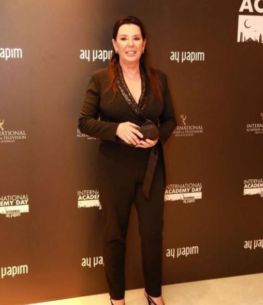 Yıllar sonra bir araya gelmişlerdi! Perihan Savaş'tan İbrahim Tatlıses yanıtı