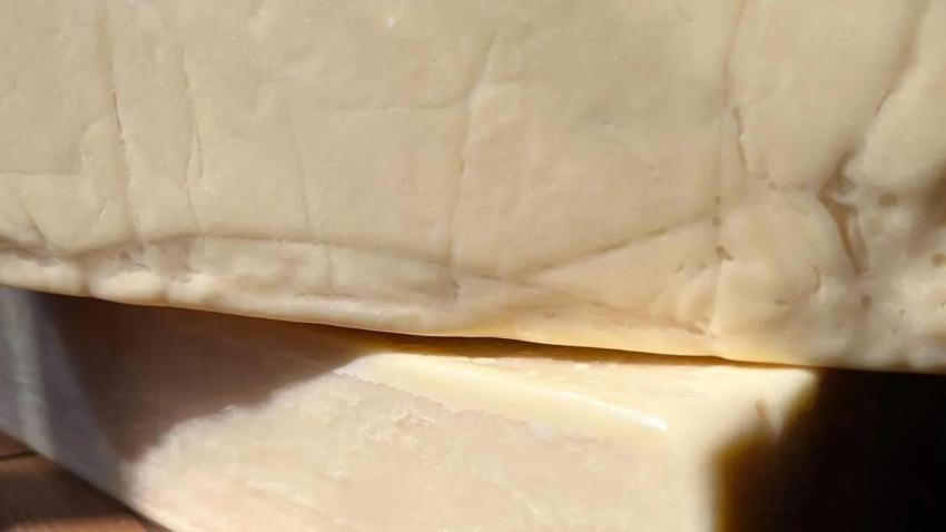 Kaşar haftasına bozuluyorsa bu yöntemi deneyin* Tadını tuzunu aylarca kaybetmiyor