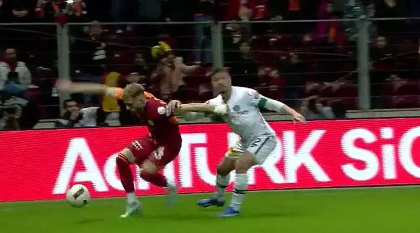Galatasaray-Konyaspor maçına damga vuran pozisyon! Goller öncesi faul: Bu çok net penaltı