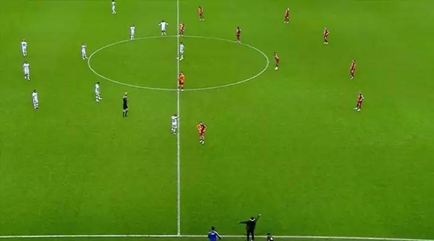 Galatasaray-Konyaspor maçına damga vuran pozisyon! Goller öncesi faul: Bu çok net penaltı