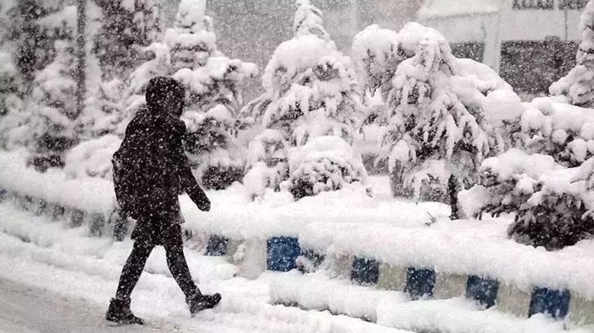 Kar gelmeden tatili gelebilir! 9 Ocak okullar tatil mi? Meteoroloji uyardı, Valiliklerden karar bekleniyor! Yarın hava nasıl olacak?