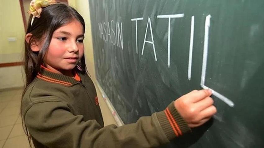 15 tatile kaç gün kaldı? 2024 on beş tatil 1 ay mı olacak? Kar yağışı sömestr tatilini uzattı mı?