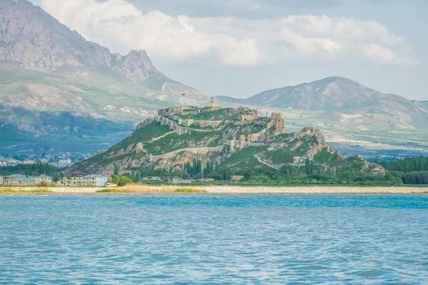 Kadınlar erkeklerden daha uzun yaşıyor! Türkiye'nin en uzun yaşam süresine sahip şehri belli oldu! İşte liste