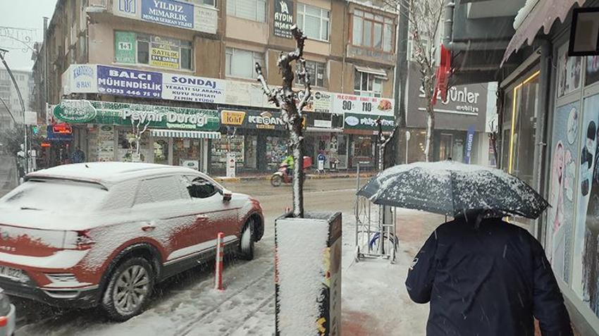 Kar yağışı İstanbul dahil onlarca kentte başladı! Yoğun yağış için yeni uyarı geldi, kar günlerce yerde kalacak