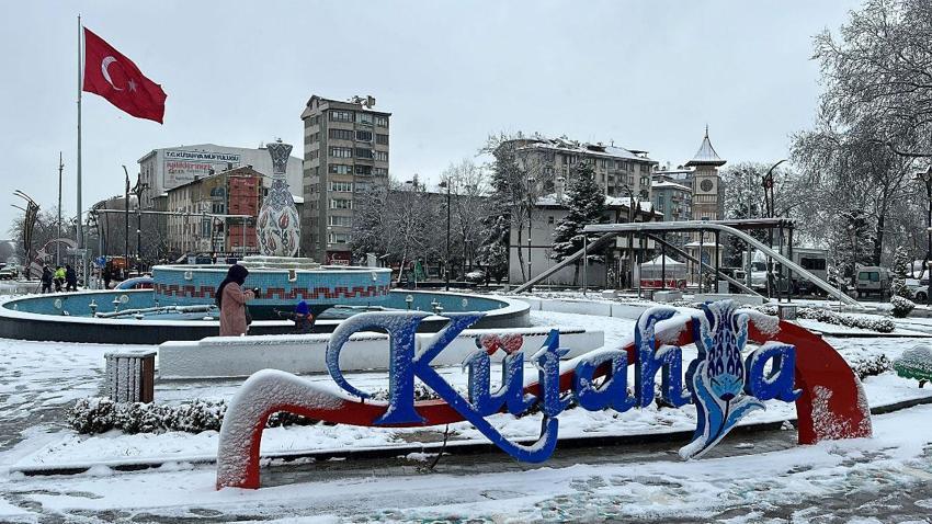 Kar yağışı daha yoğun ve şiddetli olacak! Meteoroloji hava durumu raporunu açıkladı, bölge bölge uyardı
