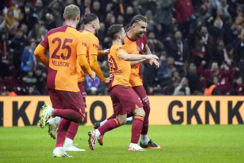 Okan Buruk 'Fenerbahçe hep kazanıyor' deyip itiraf etti; Boey, Ziyech, Bakambu...