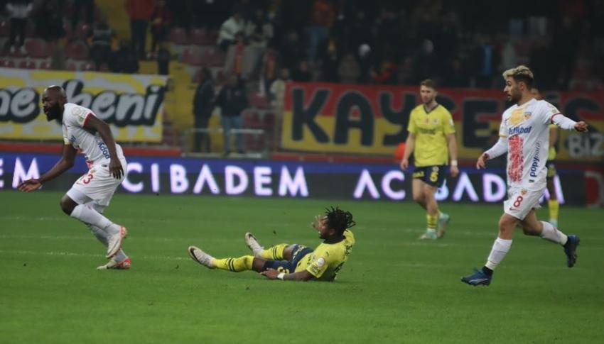 Bonucci sonrası Krunic hayırlı olsun! İstanbul'a geliyor, işte bonservisi ve alacağı maaş...