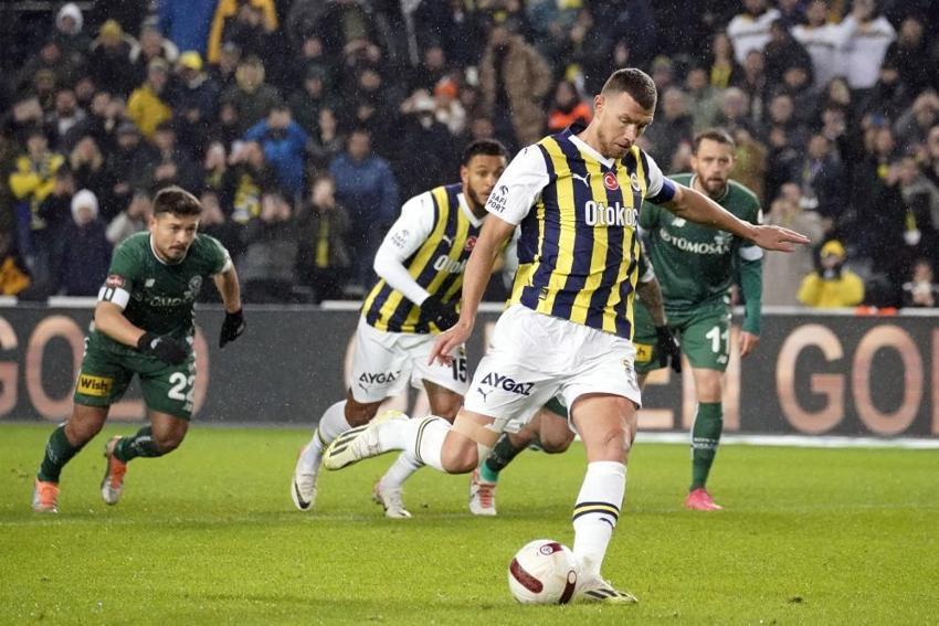 İsmail Kartal forma giydirmedi! Erol Bulut Fenerbahçe'nin yıldızını İngiltere'ye götürüyor