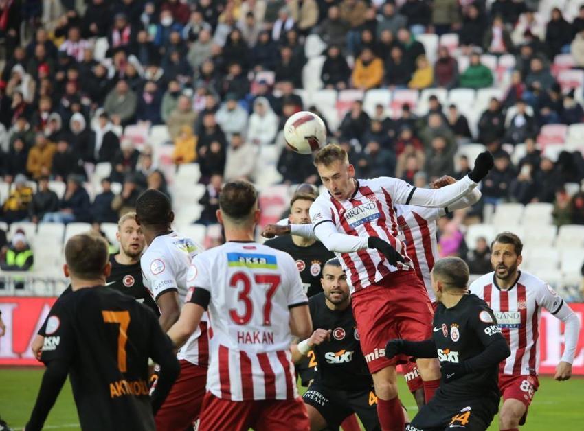 Yıldız ismi yerin dibine soktu! Nelsson, Torreira, Zaha... Artık oynaması çok zor