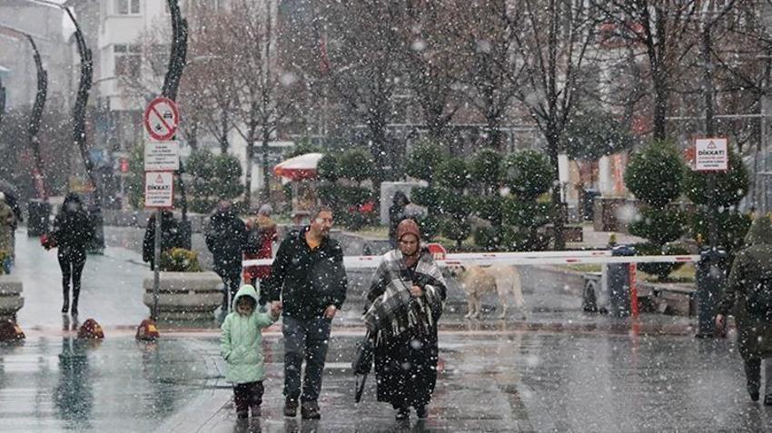 Kar fırtınası Türkiye'yi esir alacak! Güneşe aldanmayın saat verildi, peş peşe uyarılar