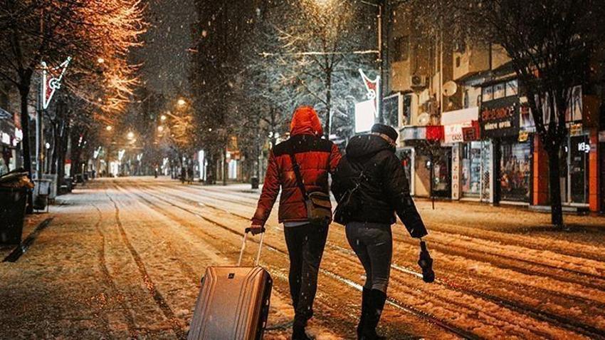 Kar fırtınası Türkiye'yi esir alacak! Güneşe aldanmayın saat verildi, peş peşe uyarılar