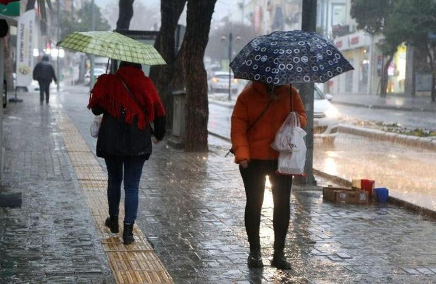 Hafta sonu kar topladı, yeni haftada lapa lapa geliyor! 5 derece daha düşüyor! Meteoroloji'den peş peşe uyarı var: 15-19 Ocak'ta birden indirecek!