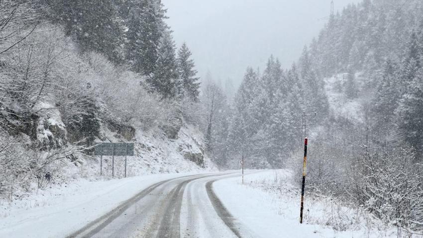 Hafta sonu kar topladı, yeni haftada lapa lapa geliyor! 5 derece daha düşüyor! Meteoroloji'den peş peşe uyarı var: 15-19 Ocak'ta birden indirecek!