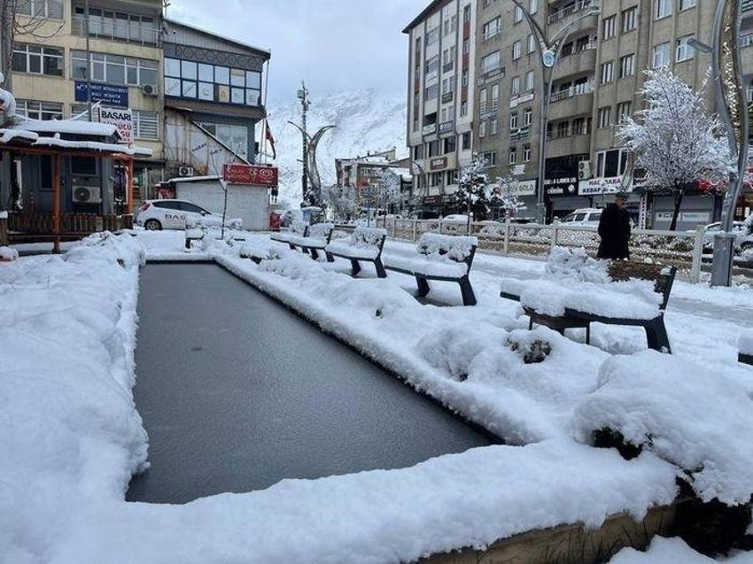 Hafta sonu kar topladı, yeni haftada lapa lapa geliyor! 5 derece daha düşüyor! Meteoroloji'den peş peşe uyarı var: 15-19 Ocak'ta birden indirecek!