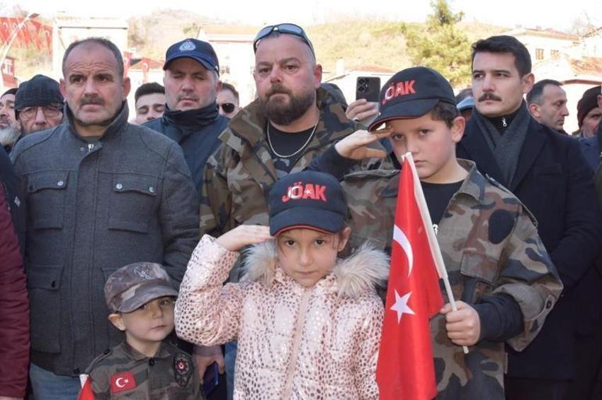 Türkiye kahramanlarını uğurladı... Pençe-Kilit şehitlerine acı veda