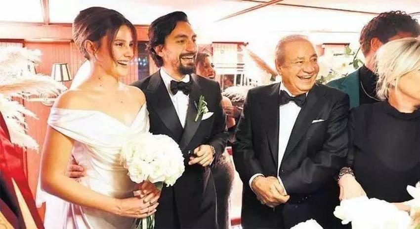 Alina Boz ve Umut Evirgen sonunda balayına çıktı!