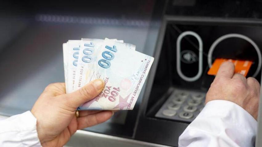 EFT'ler neden gitmiyor? Bekleyen EFT neden olur, FAST sistemi kapalı durumda ne demek? EFT'lerde sorun mu var 15 Ocak 2024?
