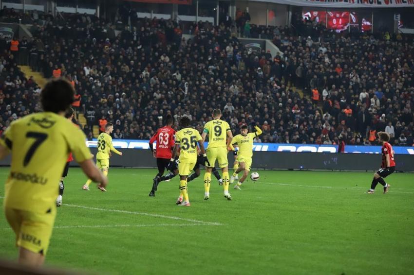 Tadic, Szymanski ve Dzeko dibi gördü! İsmail Kartal'ın hatası ortaya çıktı