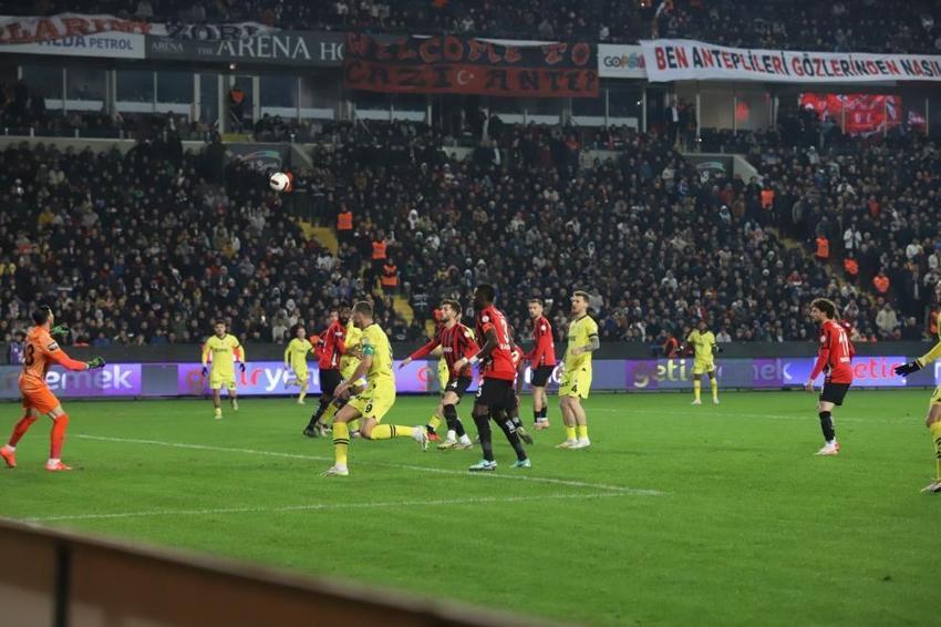 Tadic, Szymanski ve Dzeko dibi gördü! İsmail Kartal'ın hatası ortaya çıktı