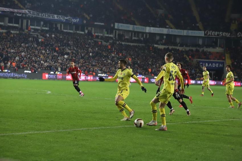 Tadic, Szymanski ve Dzeko dibi gördü! İsmail Kartal'ın hatası ortaya çıktı