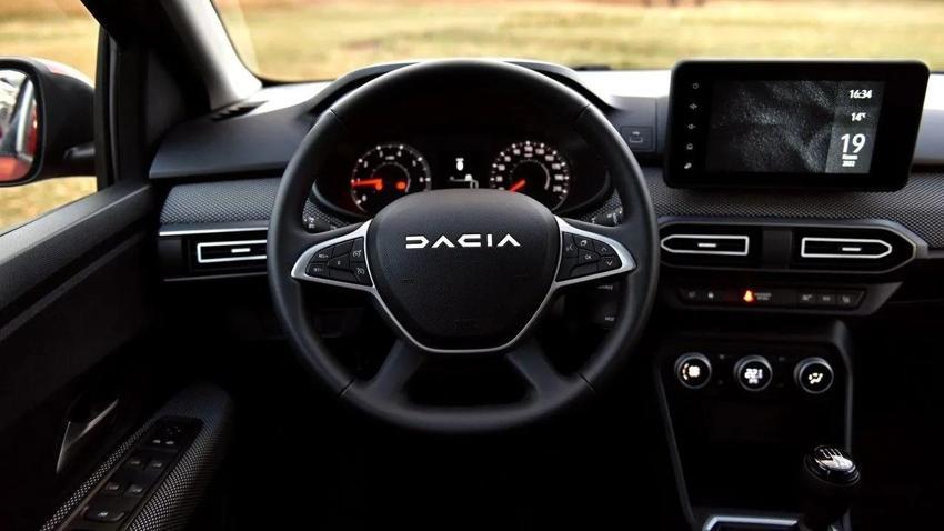 7 kişilik SUV modelde bu fiyat görülmedi: Dacia Jogger için bayiler mesai yapıyor!