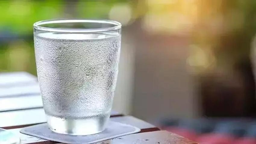 Diş fırçası kadar etkili: Ağız kokusu gün boyu kayboluyor! Taptaze nefes için 5 doğal yiyecek