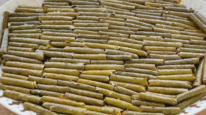 Yaprak sarma hakkında ev tüyosu: Maden suyunu ekleyince tencereden kalem gibi çıkıyor!