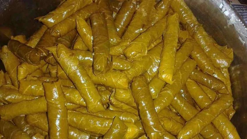 Yaprak sarma hakkında ev tüyosu: Maden suyunu ekleyince tencereden kalem gibi çıkıyor!