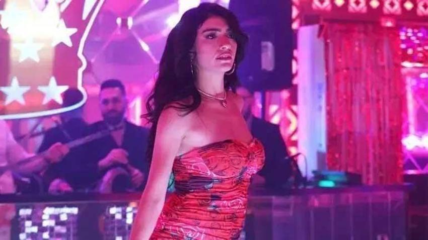 'Dilber' akımı kasıp kavuruyor! Elbisesi resmen yok sattı