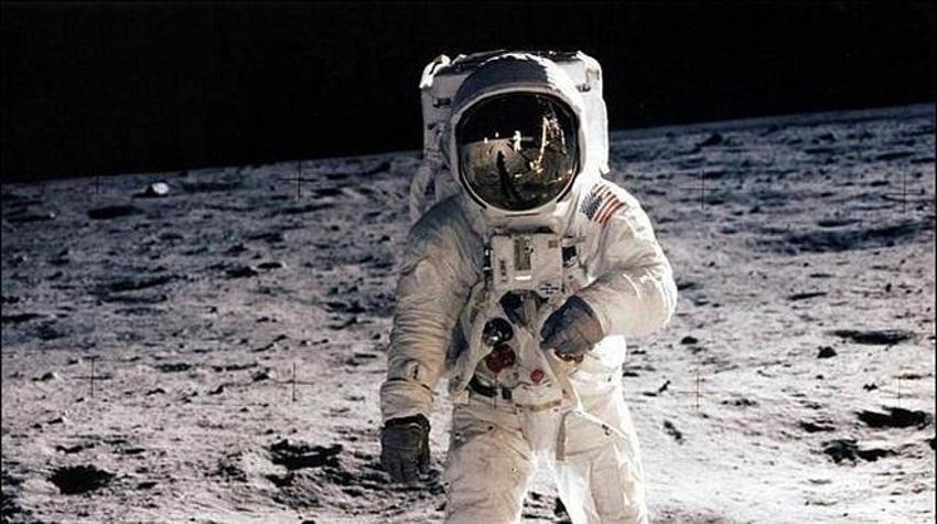Astronot kıyafeti neden beyaz? Astronot kıyafeti kaç kilo, kaç TL, astronot kıyafetleri hangi maddeden yapılır? Astronot kıyafetlerinin özellikleri