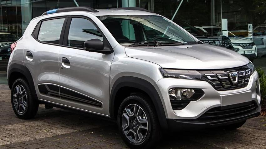 Ve elektrikli otomobilde Dacia fişi taktı: Rakipleri 2 milyondan O 985 bin TL'den satıyor!