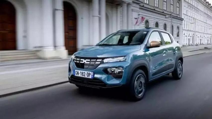 Ve elektrikli otomobilde Dacia fişi taktı: Rakipleri 2 milyondan O 985 bin TL'den satıyor!
