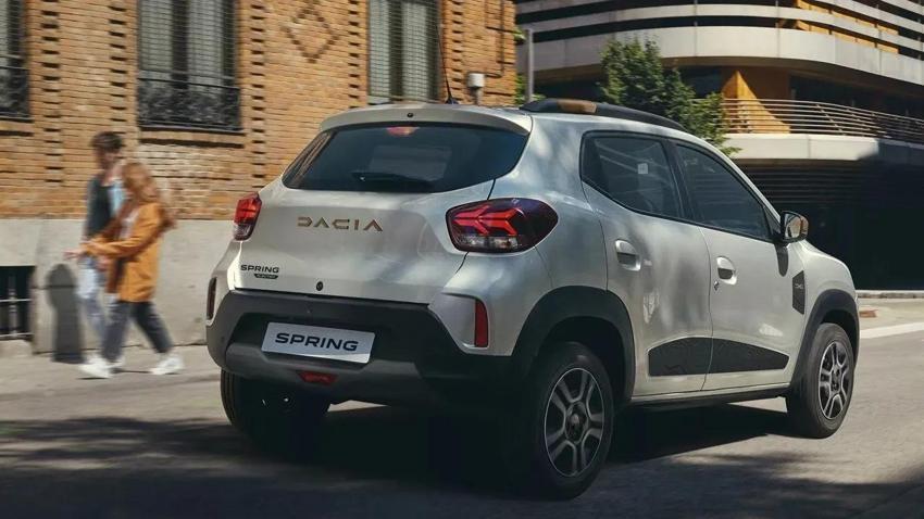 Ve elektrikli otomobilde Dacia fişi taktı: Rakipleri 2 milyondan O 985 bin TL'den satıyor!