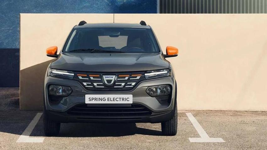 Ve elektrikli otomobilde Dacia fişi taktı: Rakipleri 2 milyondan O 985 bin TL'den satıyor!