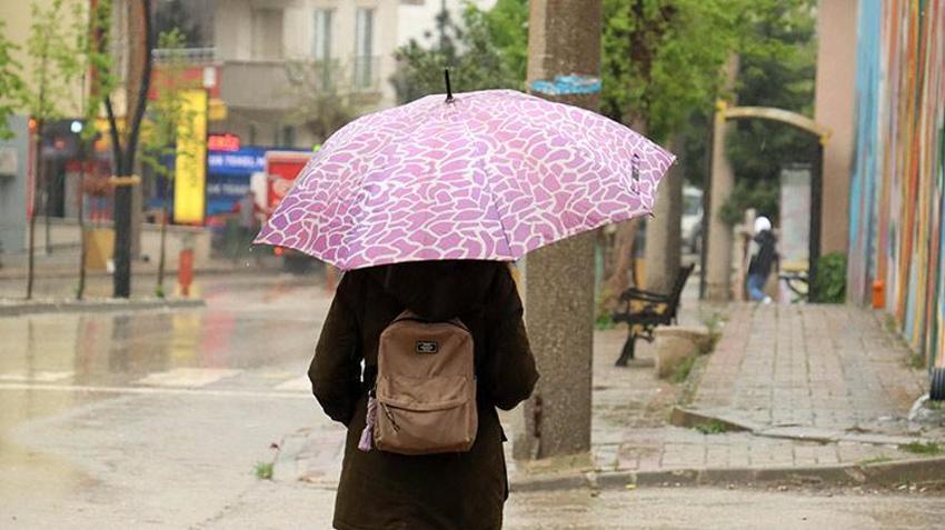 Kar İstanbul haritasında göründü! AKOM, MGM ve uzmanlar art arda uyardı, saatler sonra lapa lapa kar bastıracak