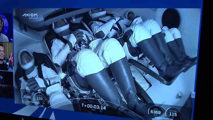 Astronot kıyafeti neden beyaz? Astronot kıyafeti kaç kilo, kaç TL, astronot kıyafetleri hangi maddeden yapılır? Astronot kıyafetlerinin özellikleri