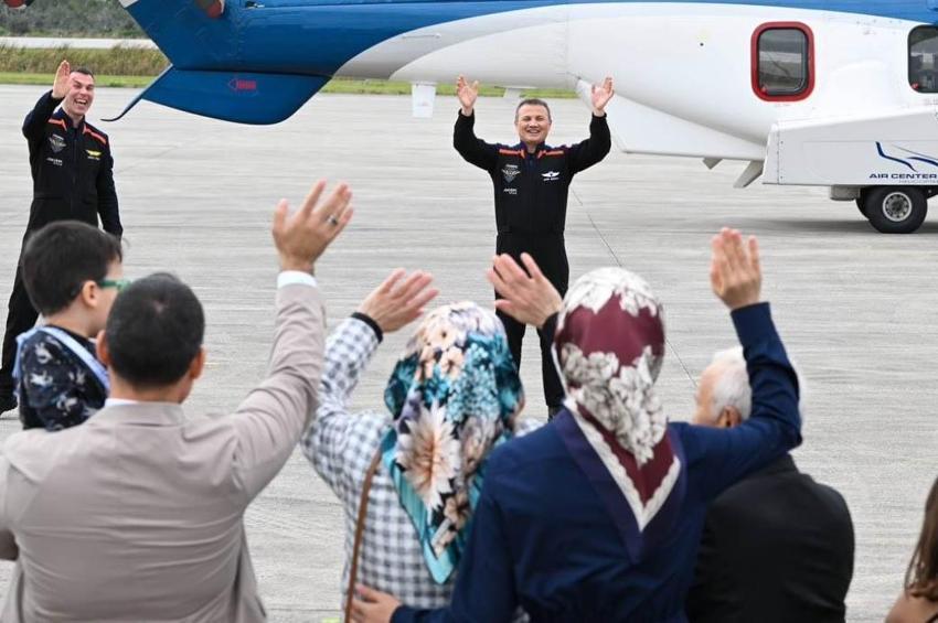 Astronot kıyafeti neden beyaz? Astronot kıyafeti kaç kilo, kaç TL, astronot kıyafetleri hangi maddeden yapılır? Astronot kıyafetlerinin özellikleri