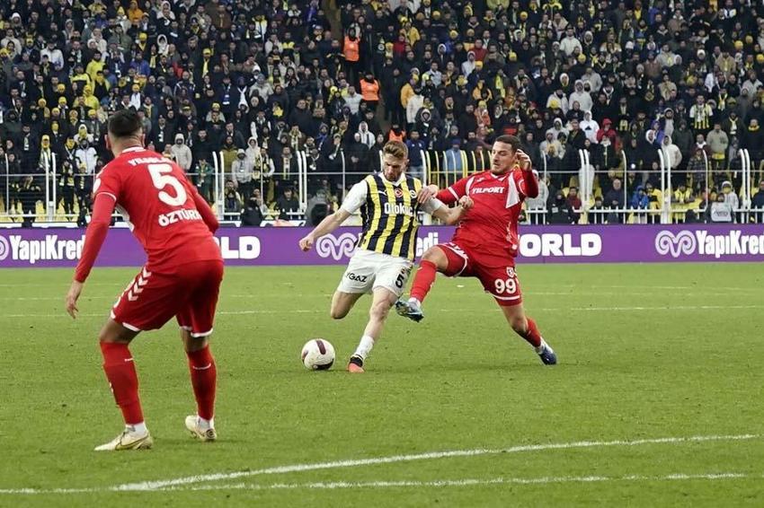 Fenerbahçe'nin puan kaybı sonrası yerden yere vurdu!